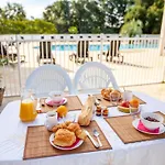 8-Guests Holiday Home In Cassen بيت للعطل Cassen
